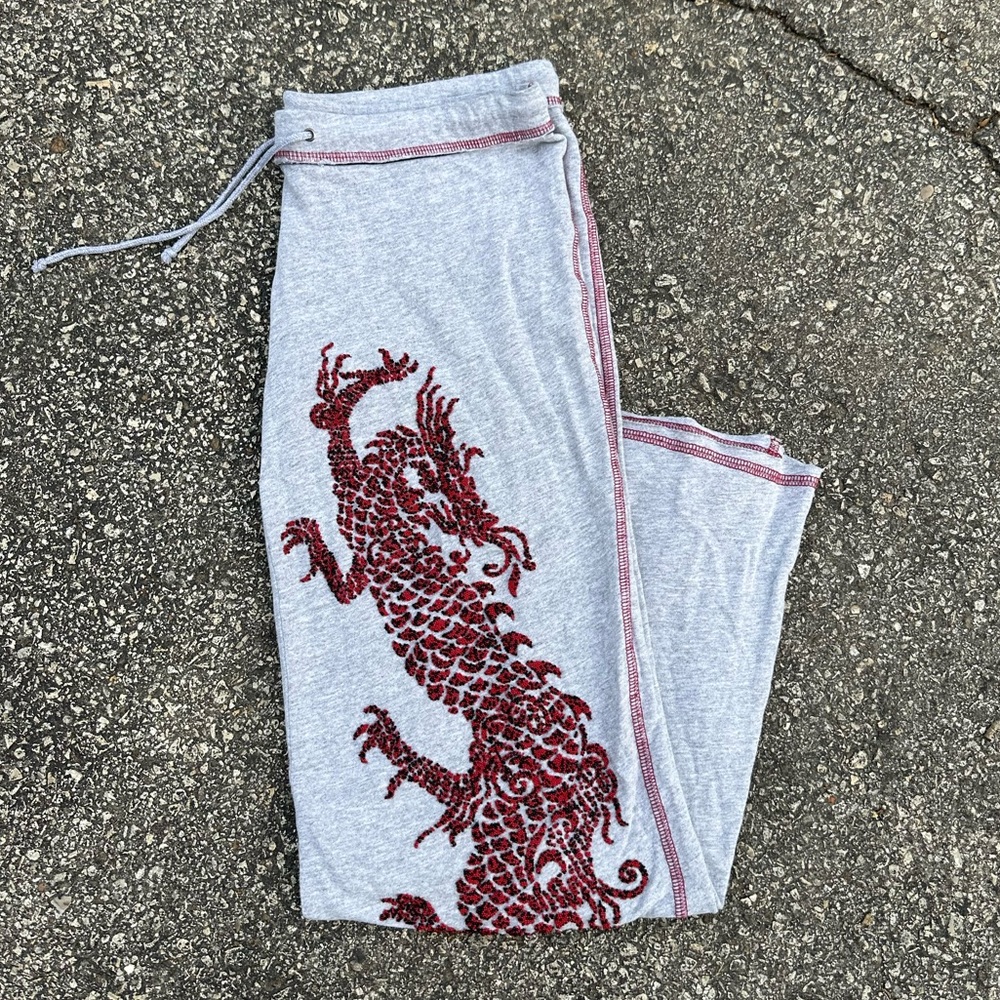 early 2000s low waisted Bebe pants 🐉🖤